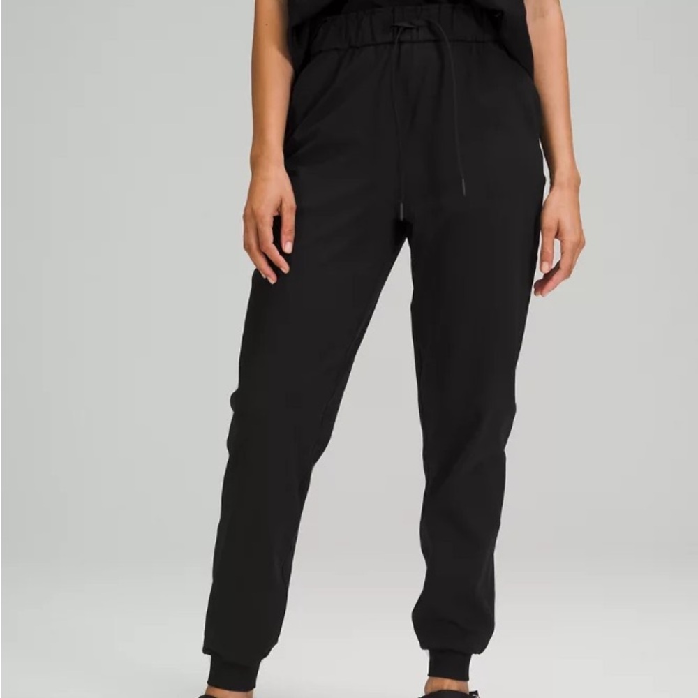 Lululemon stretch high-rise jogger